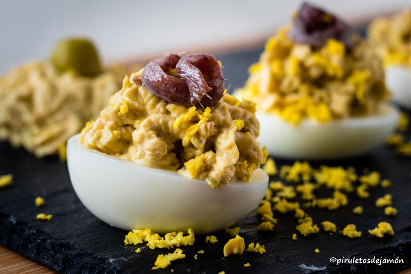 Huevos rellenos-Piruletas de jamón- Blog de cocina